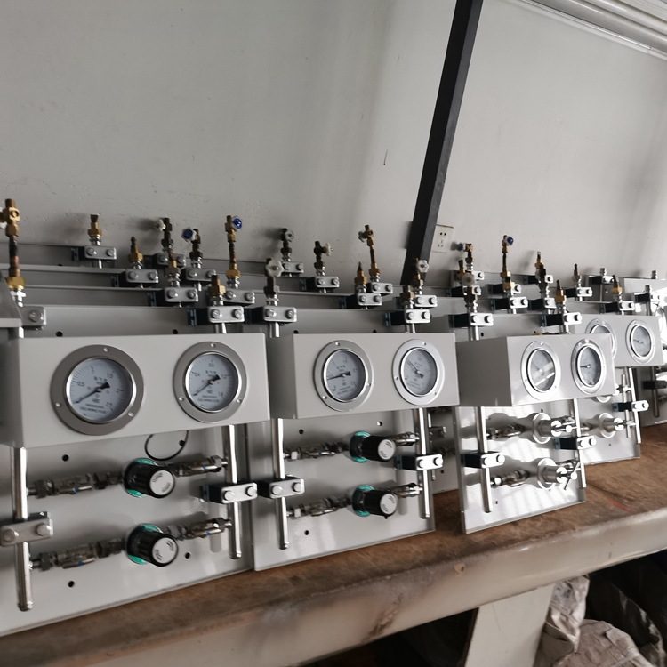 È stato riferito che il capo dell'officina di produzione dello stabilimento ha avuto un'accesa discussione a causa di problemi tecnici con l'allarme gas medicale